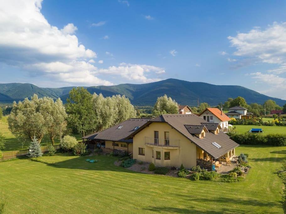 Apartamento Na Helstyne Frenštát pod Radhoštěm Exterior foto